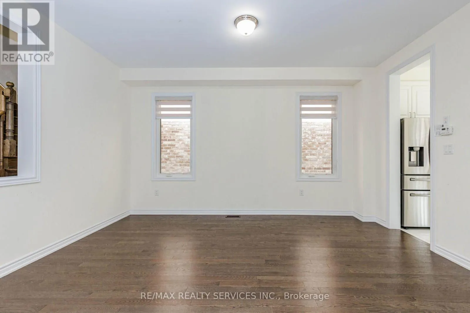 37 ROYAL FERN CRESCENT