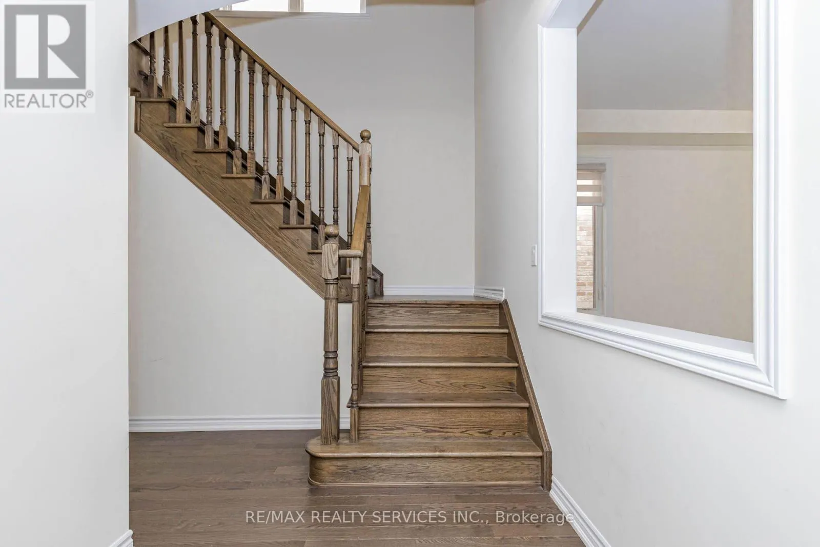 37 ROYAL FERN CRESCENT
