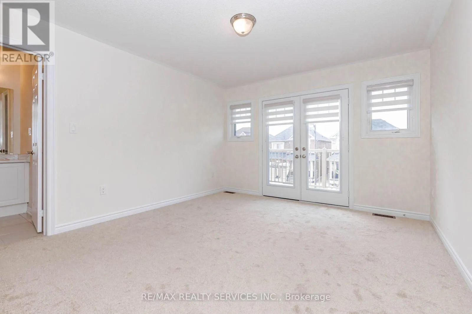 37 ROYAL FERN CRESCENT