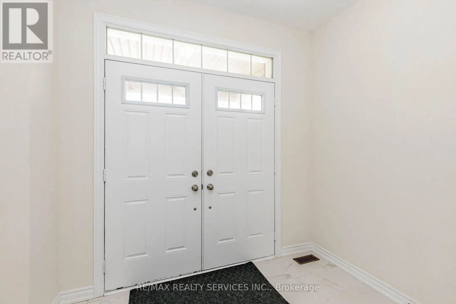 37 ROYAL FERN CRESCENT