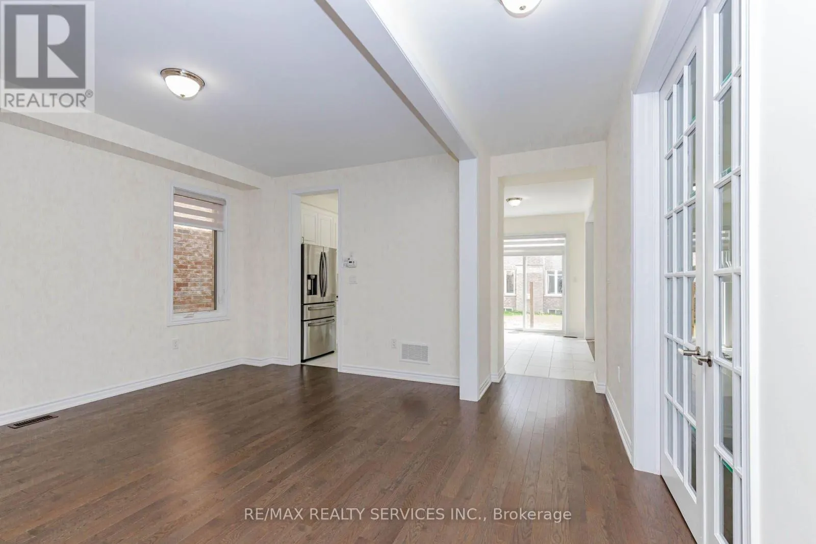 37 ROYAL FERN CRESCENT