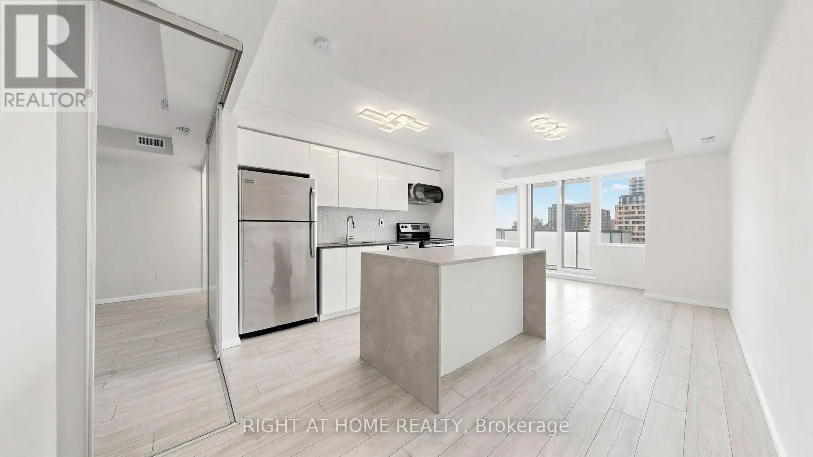 1016 - 20 JOE SHUSTER WAY