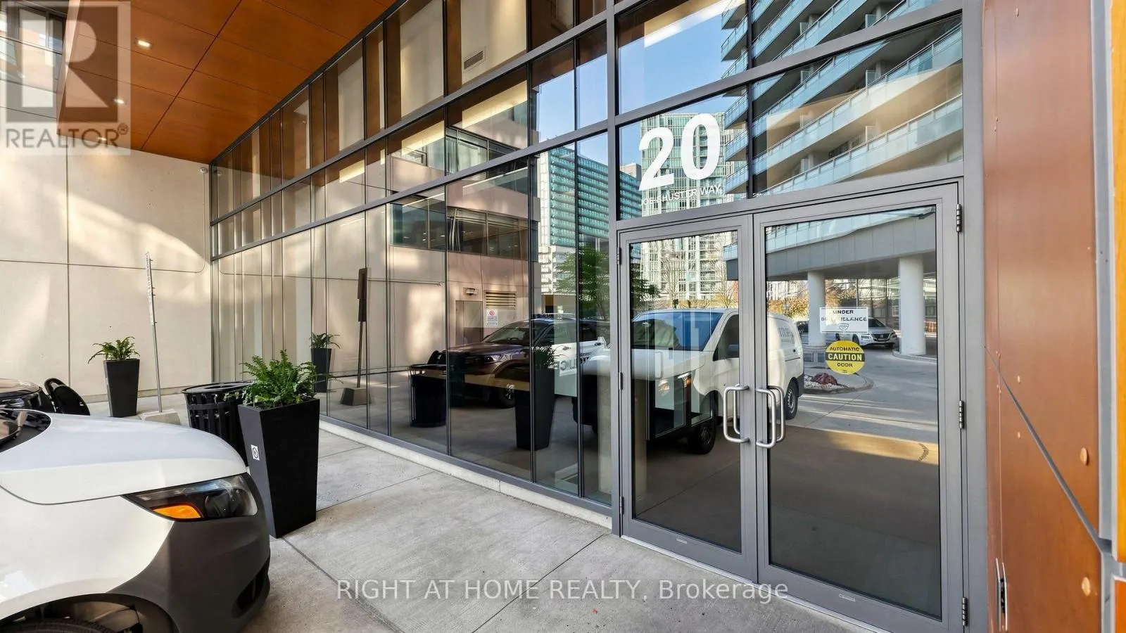 1016 - 20 JOE SHUSTER WAY