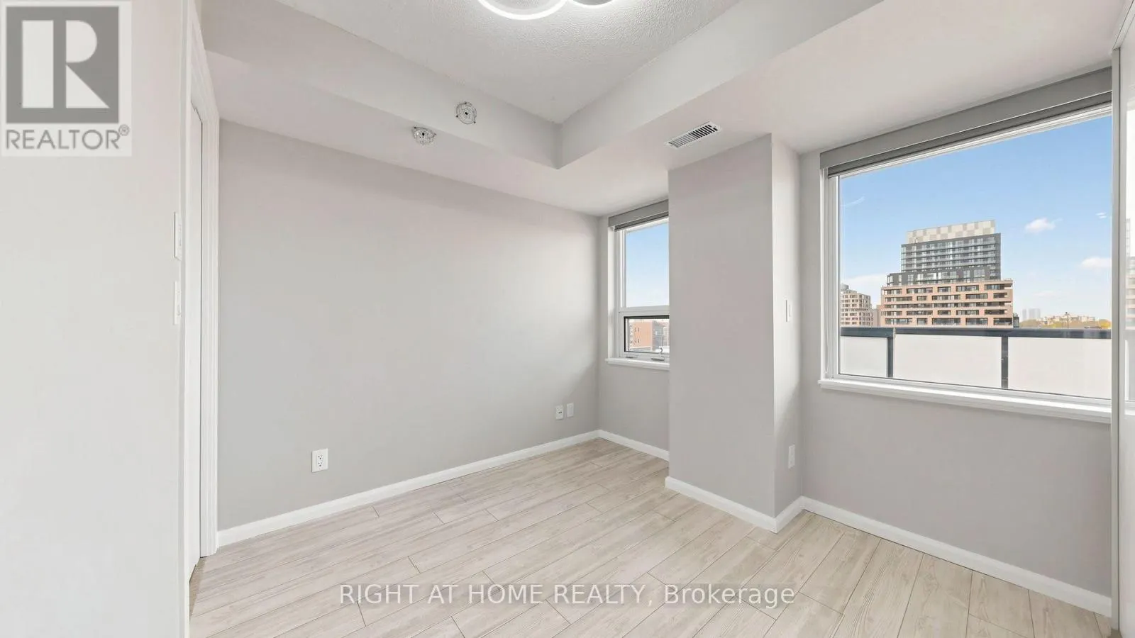 1016 - 20 JOE SHUSTER WAY