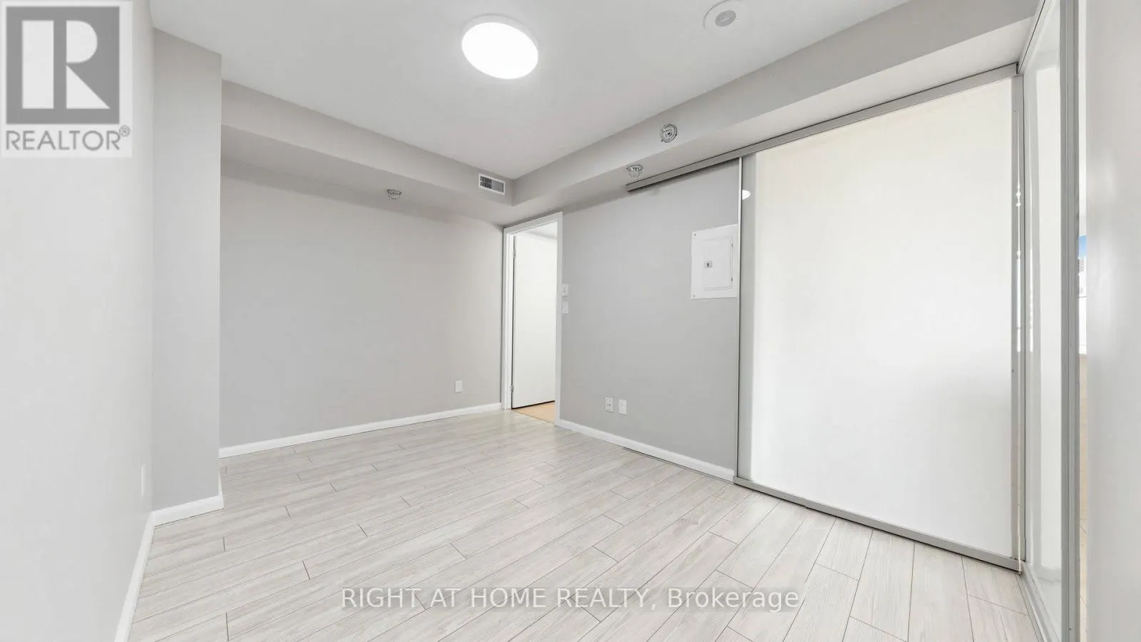 1016 - 20 JOE SHUSTER WAY