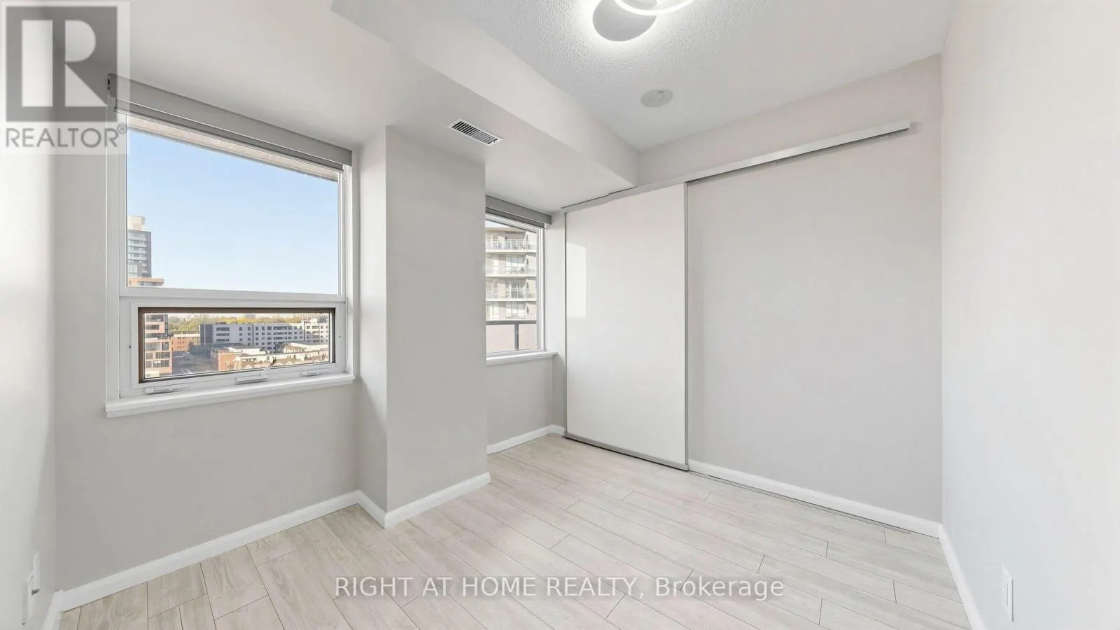1016 - 20 JOE SHUSTER WAY