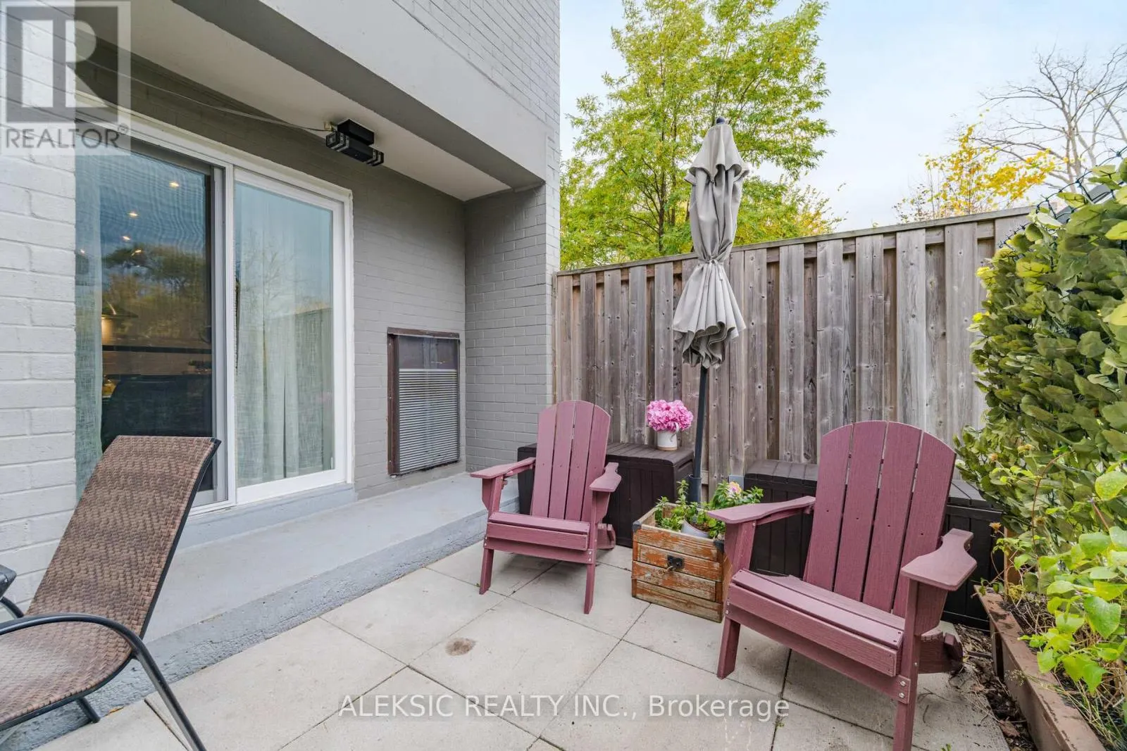35 - 2001 BONNYMEDE DRIVE