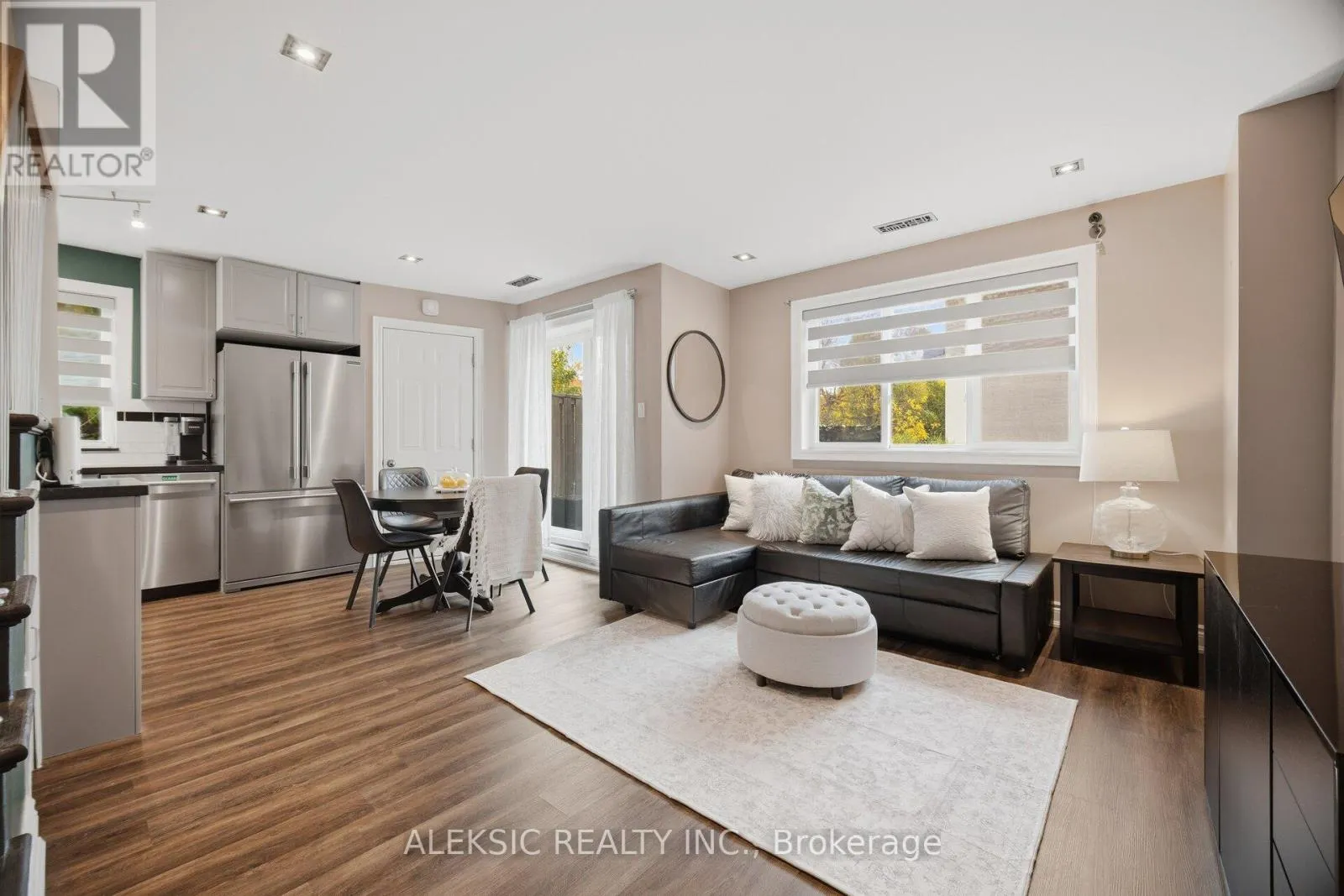35 - 2001 BONNYMEDE DRIVE