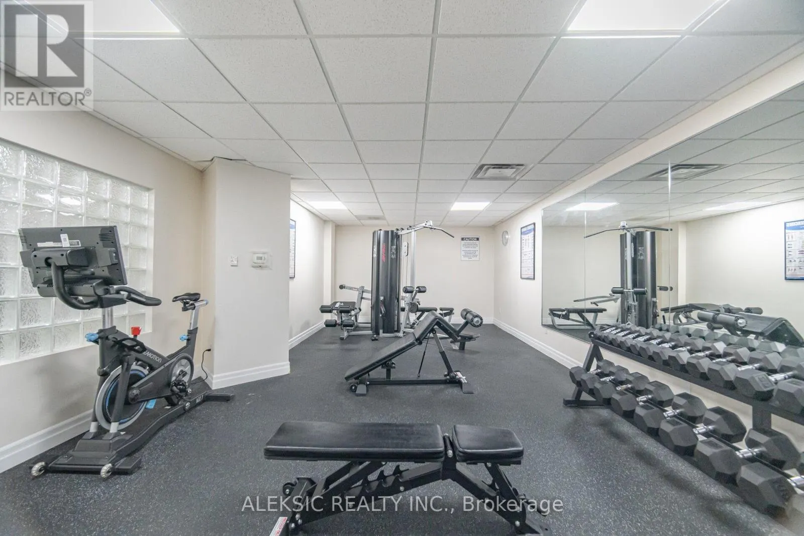 35 - 2001 BONNYMEDE DRIVE