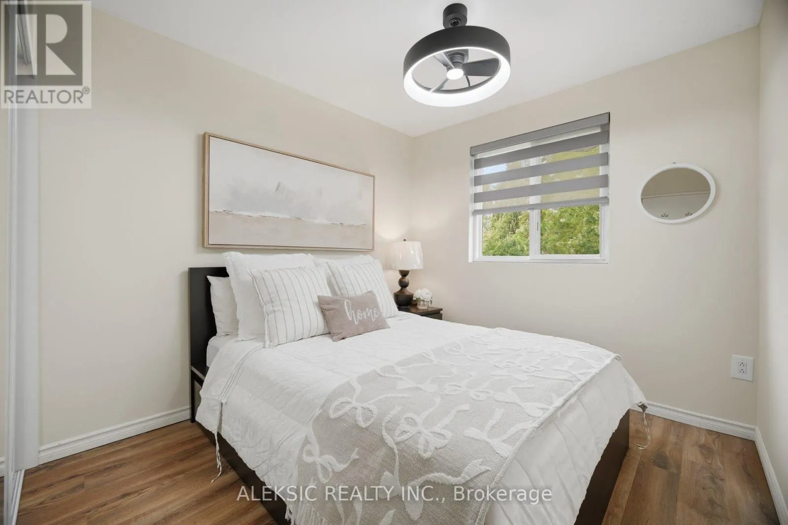 35 - 2001 BONNYMEDE DRIVE