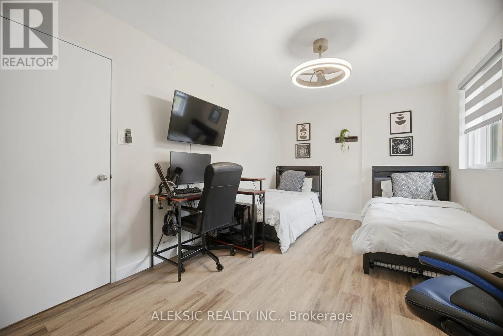 35 - 2001 BONNYMEDE DRIVE