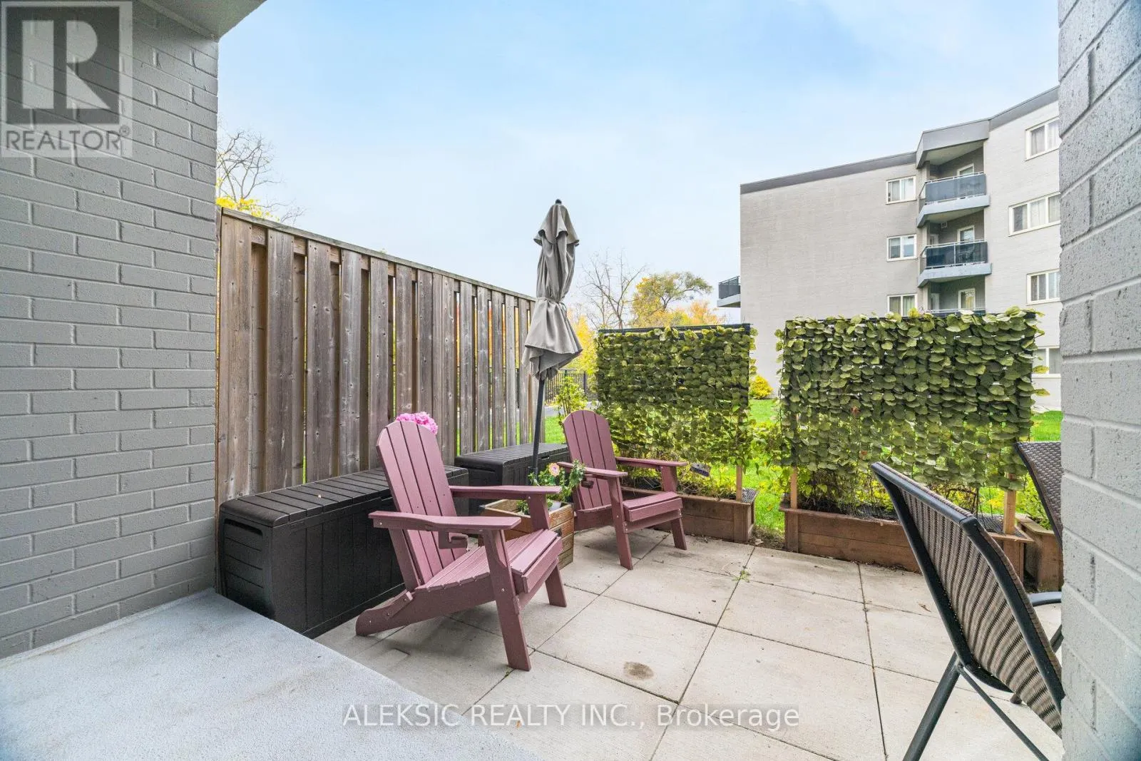 35 - 2001 BONNYMEDE DRIVE