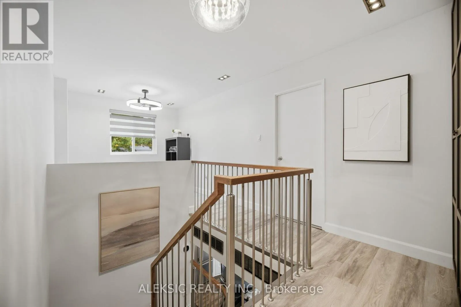 35 - 2001 BONNYMEDE DRIVE
