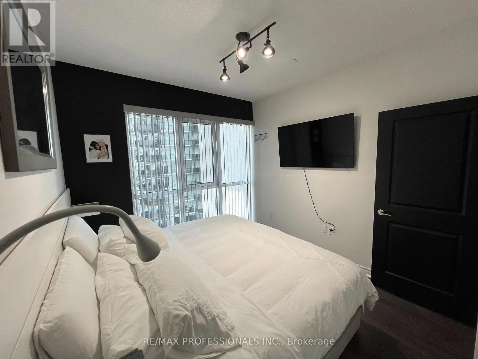 1508 - 39 ANNIE CRAIG DRIVE