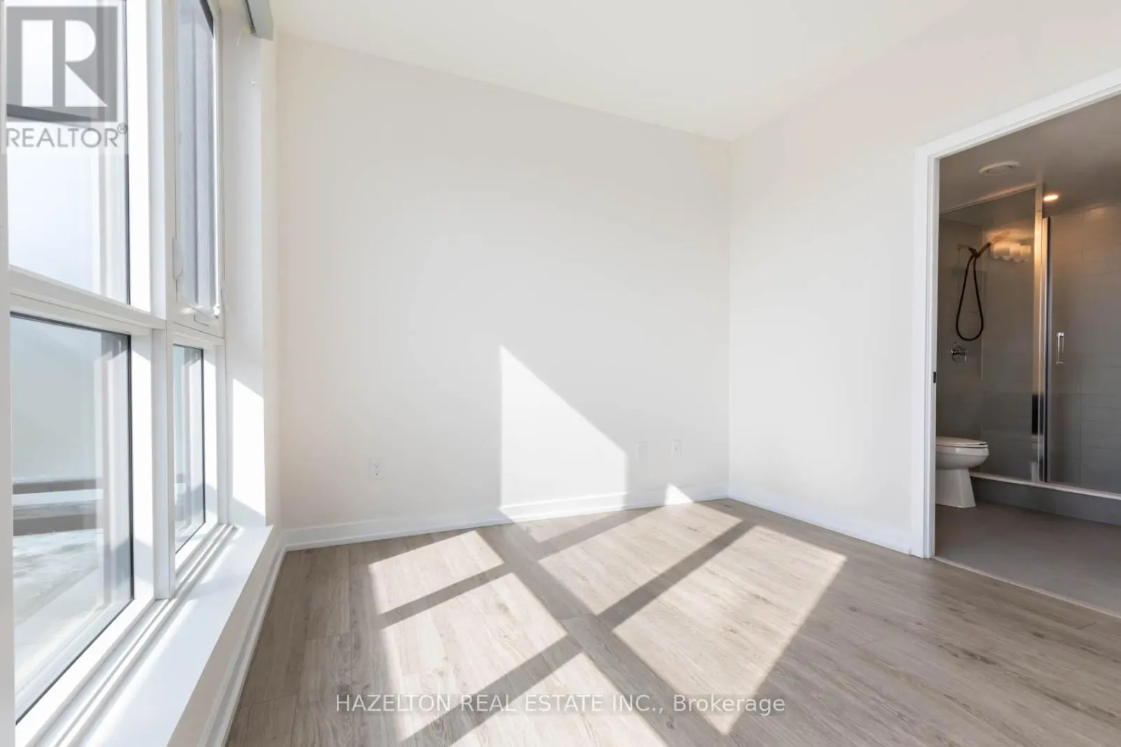905 - 2300 ST. CLAIR AVENUE W