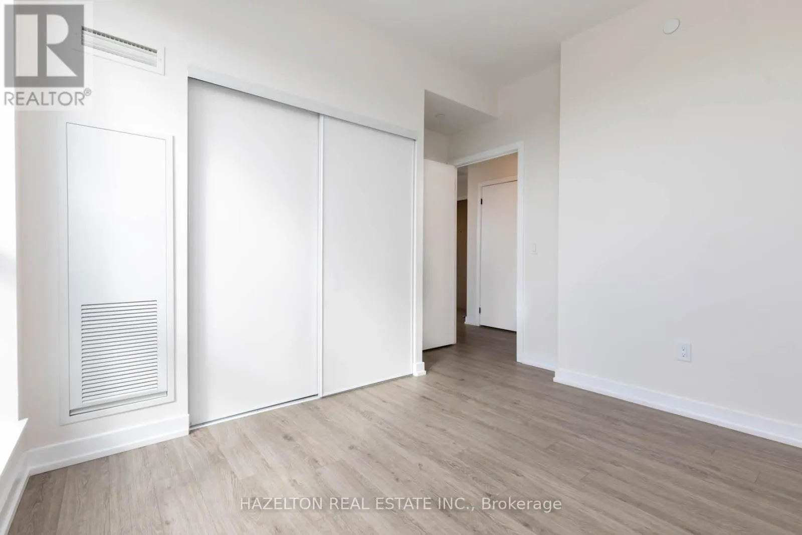905 - 2300 ST. CLAIR AVENUE W