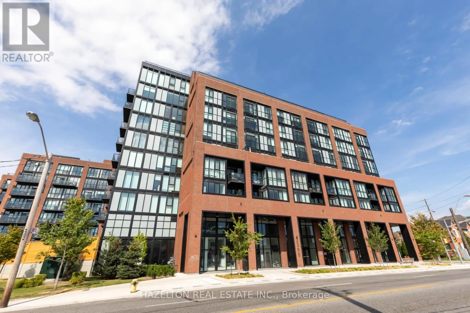 905 - 2300 ST. CLAIR AVENUE W