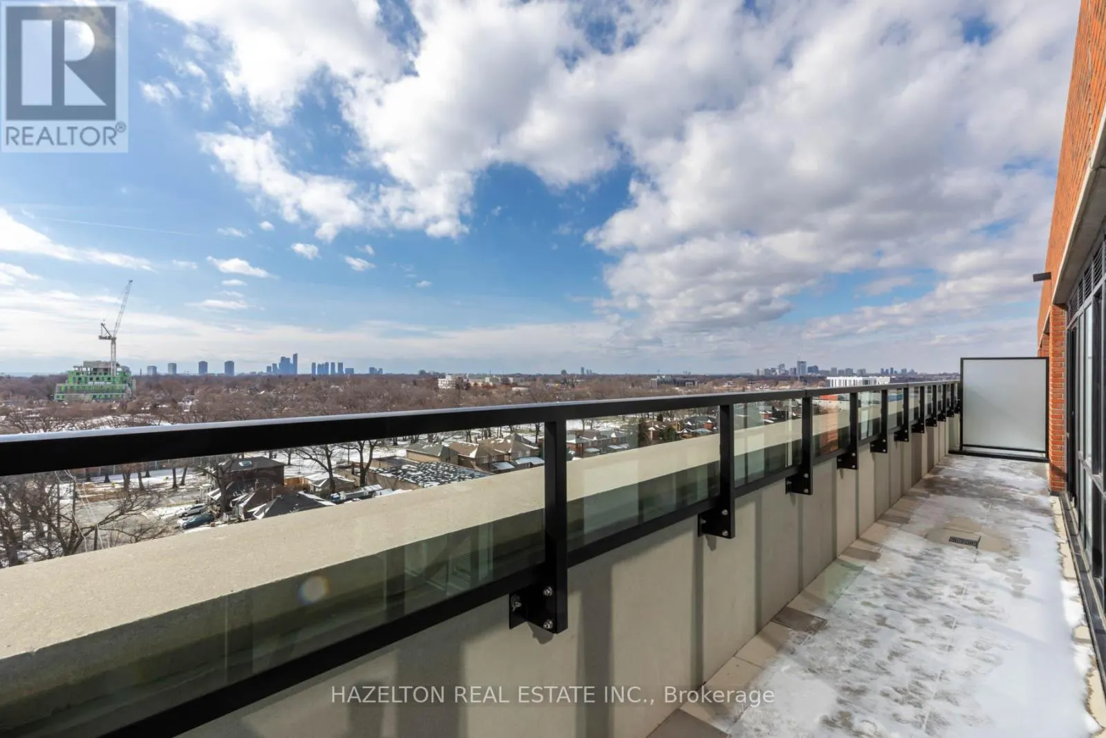 905 - 2300 ST. CLAIR AVENUE W
