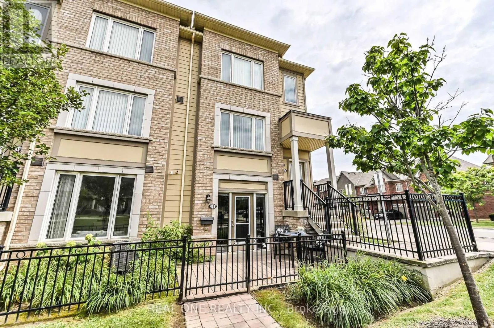 16 - 3115 BOXFORD CRESCENT