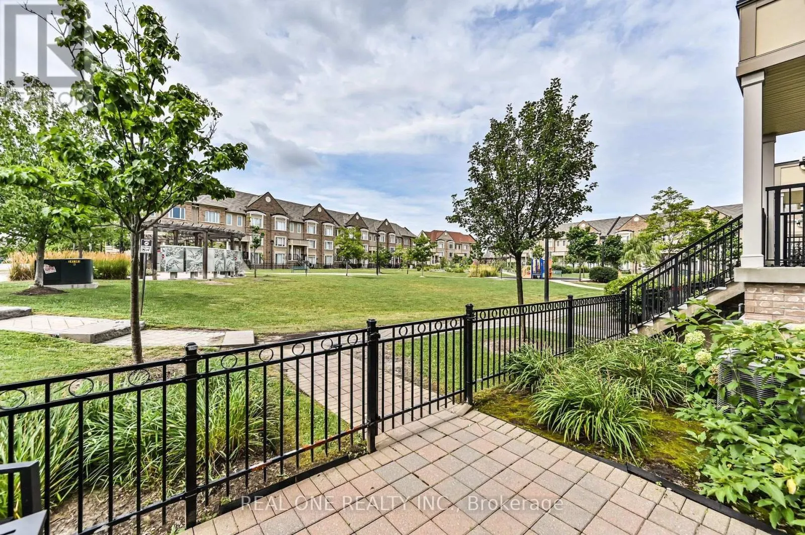 16 - 3115 BOXFORD CRESCENT