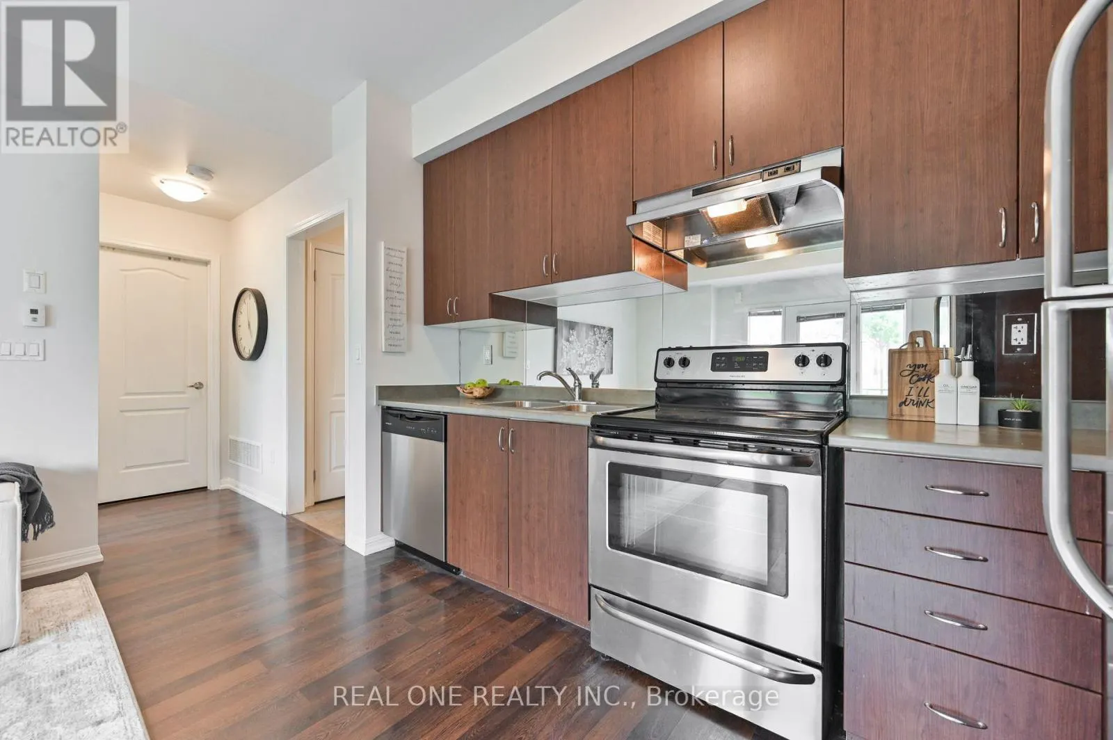 16 - 3115 BOXFORD CRESCENT