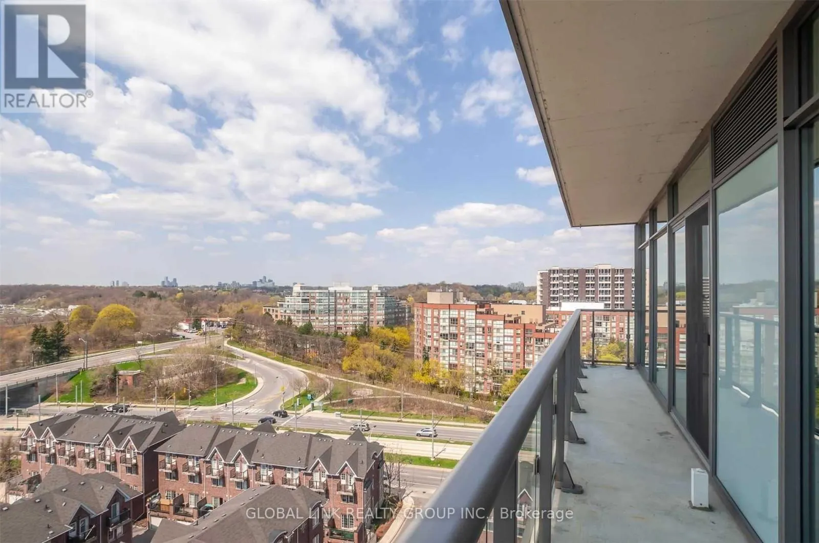 1110 - 105 THE QUEENSWAY AVENUE