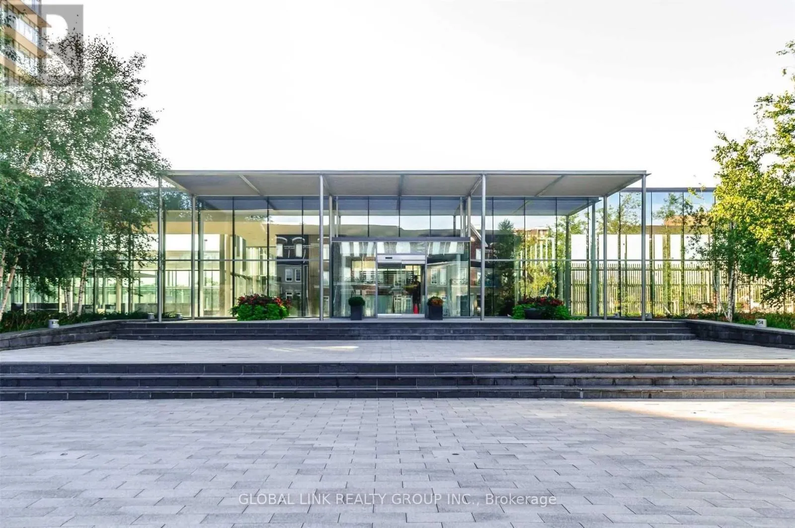 1110 - 105 THE QUEENSWAY AVENUE