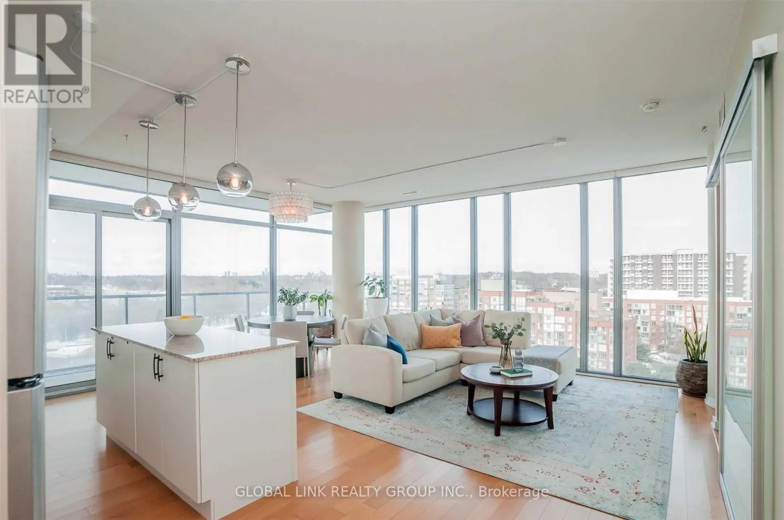 1110 - 105 THE QUEENSWAY AVENUE