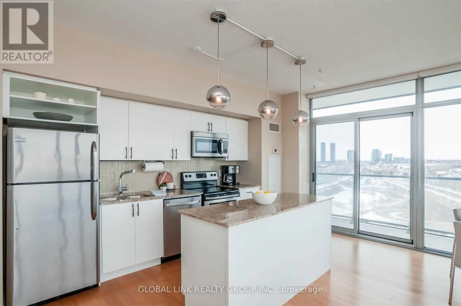 1110 - 105 THE QUEENSWAY AVENUE