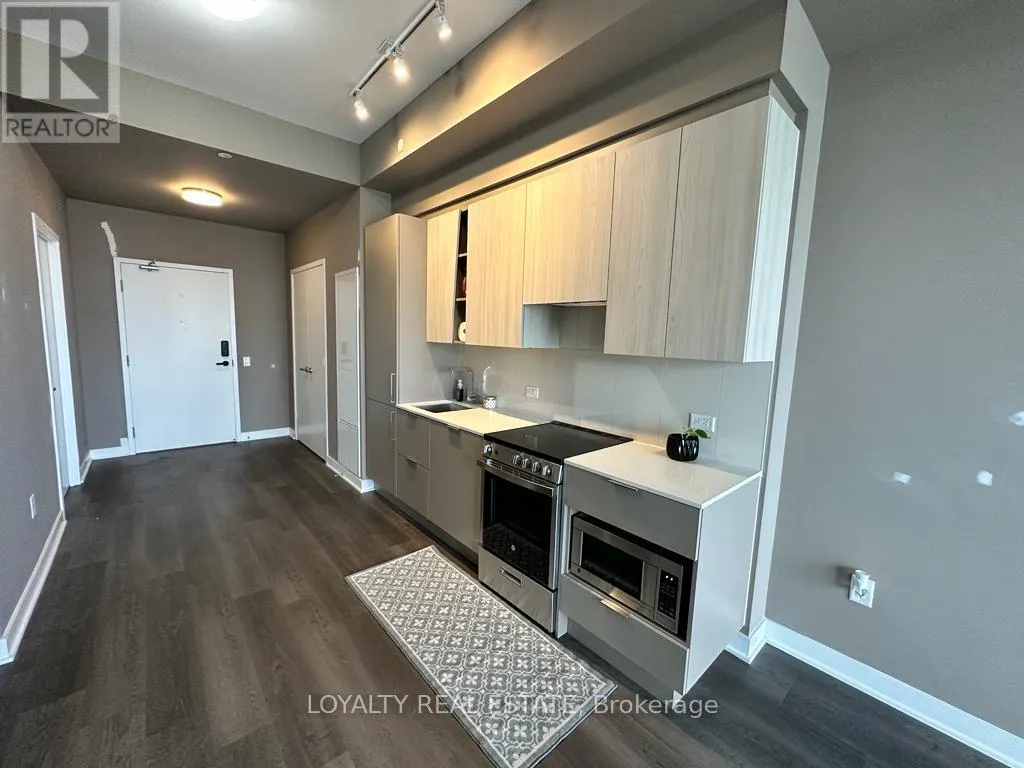 1812 - 3900 CONFEDERATION PARKWAY