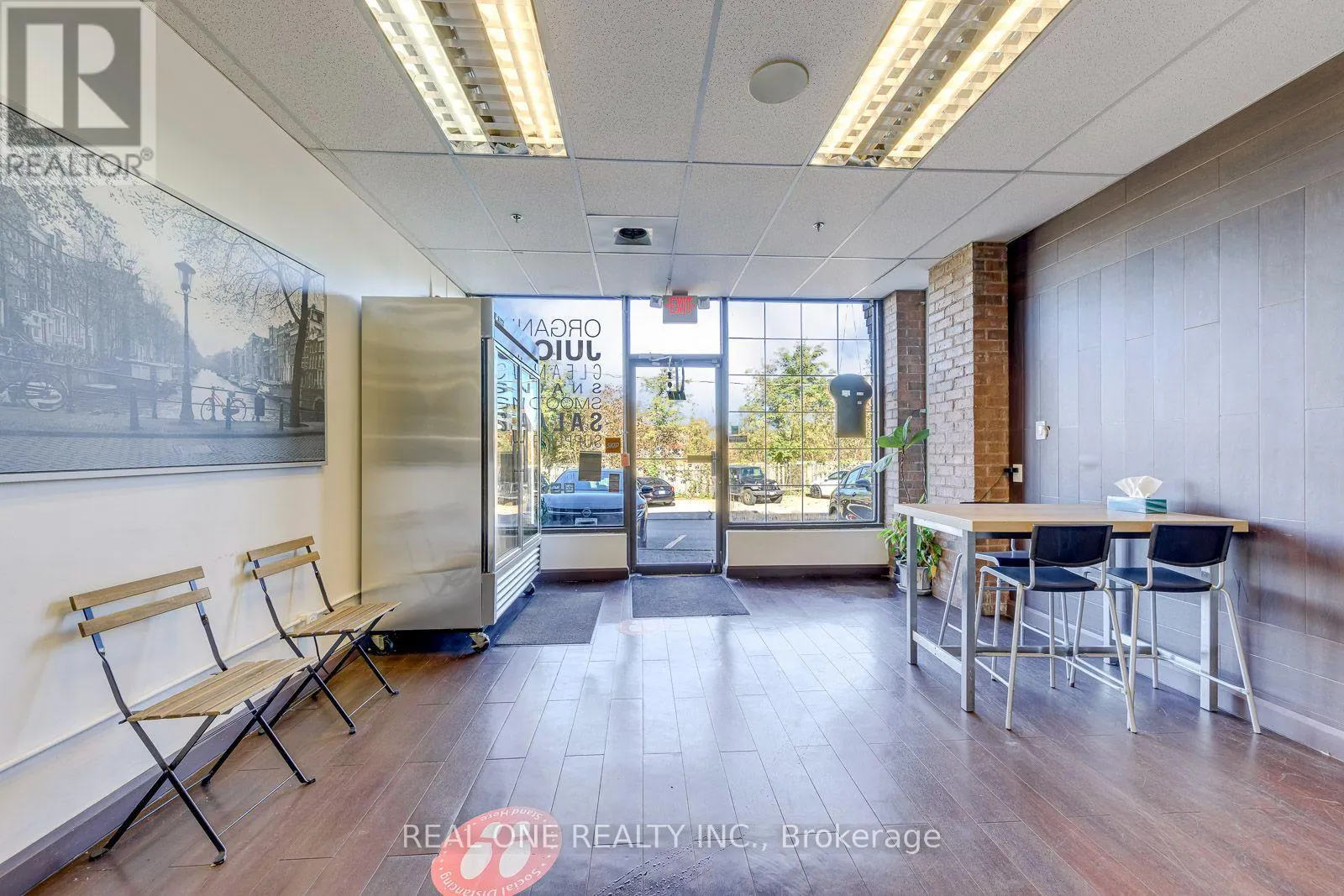 106 - 154 QUEEN STREET S
