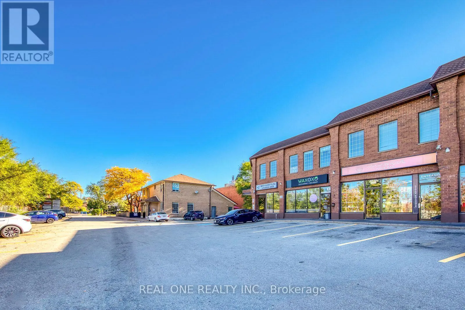 106 - 154 QUEEN STREET S