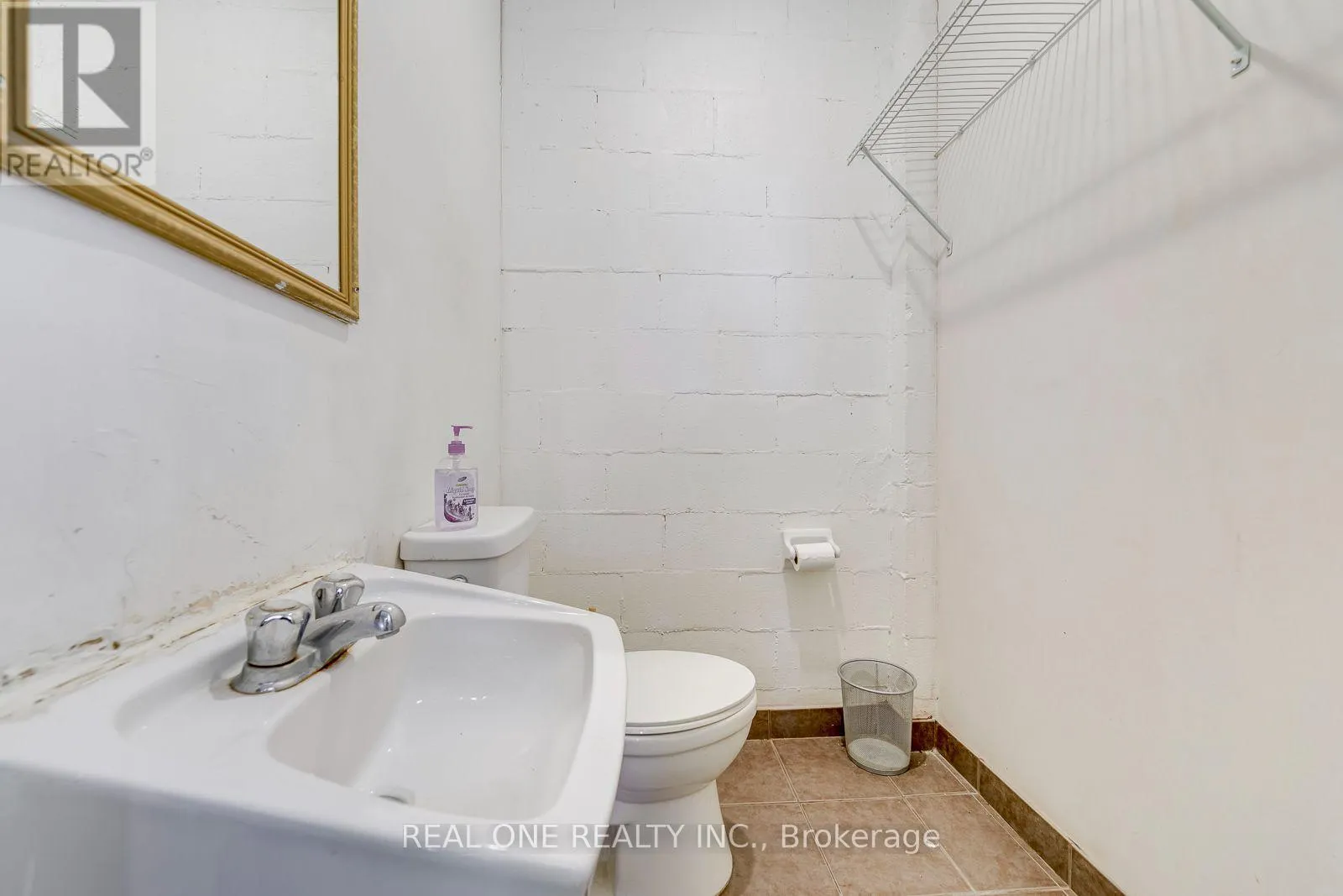 106 - 154 QUEEN STREET S