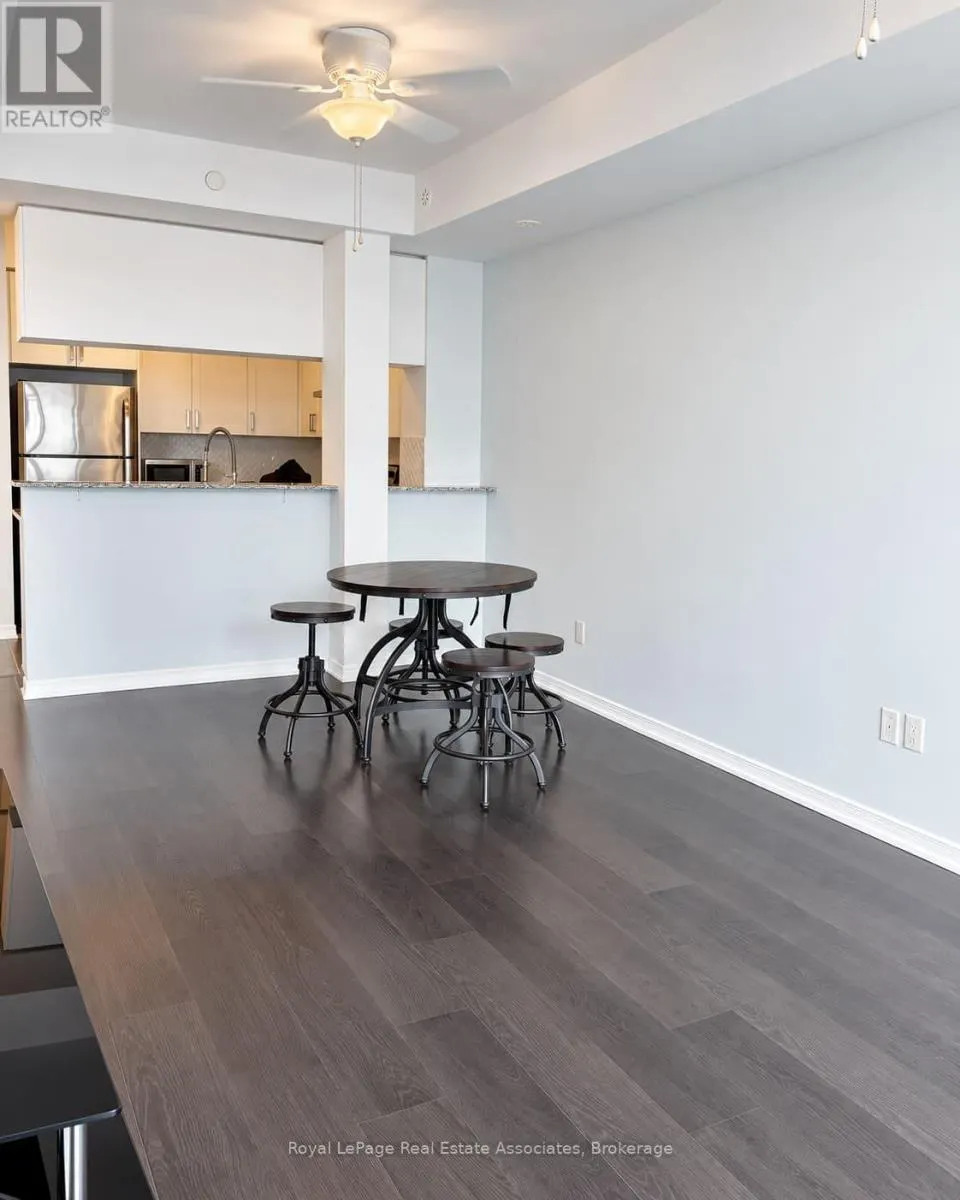 210 - 54 SKY HARBOUR DRIVE