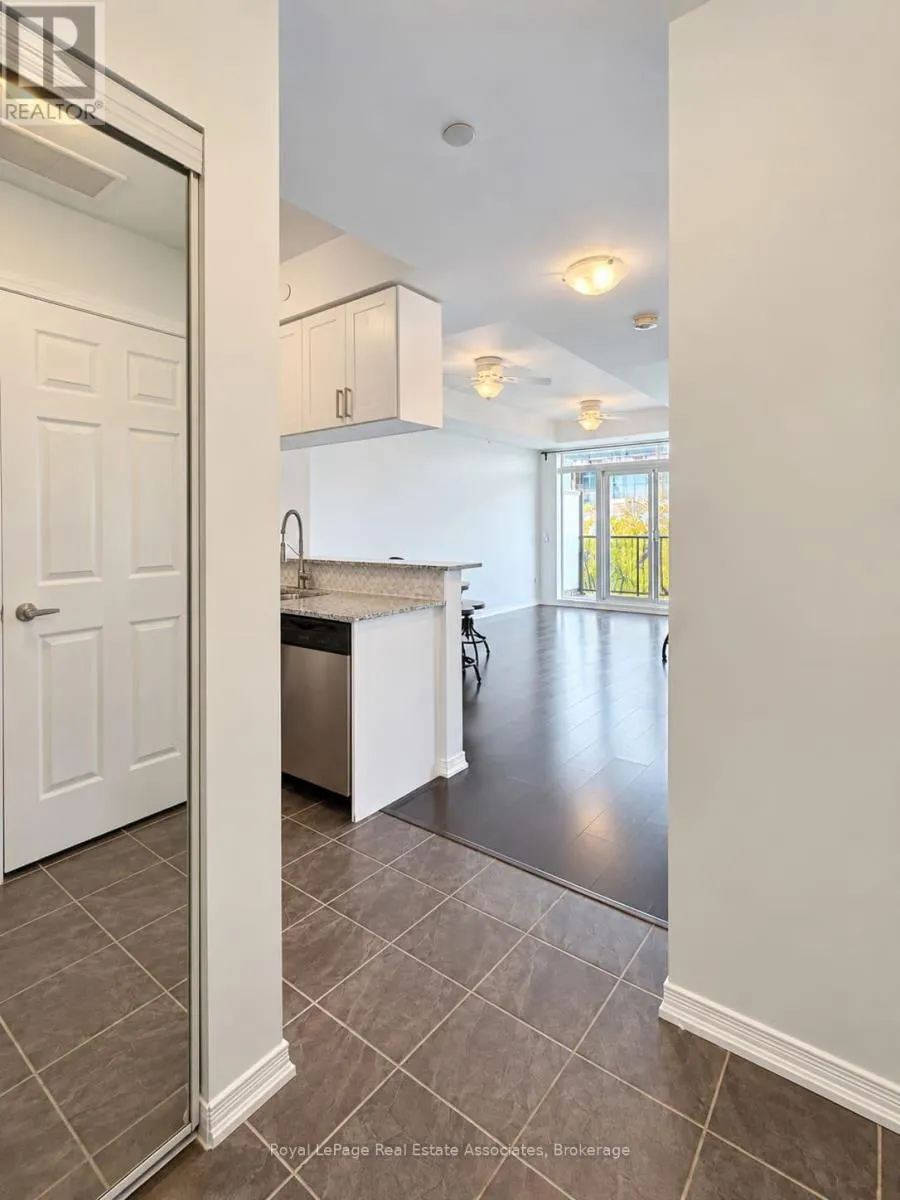 210 - 54 SKY HARBOUR DRIVE