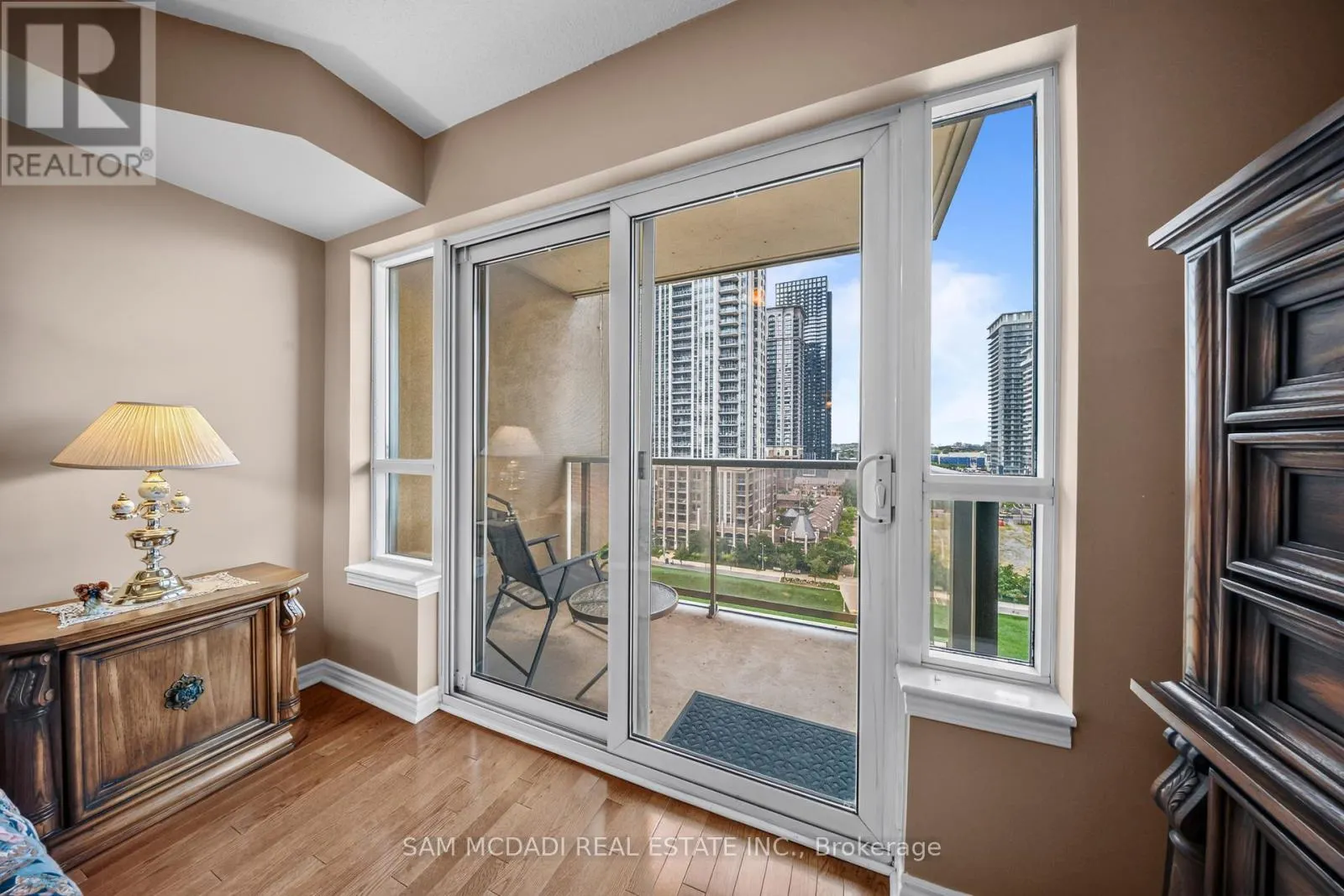 1107 - 350 PRINCESS ROYAL DRIVE