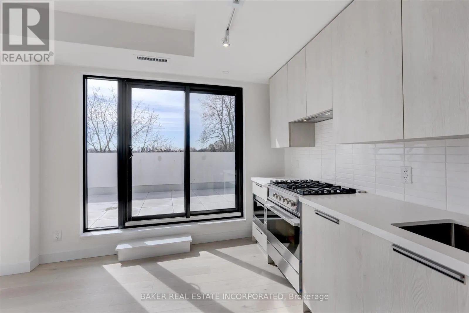 502 - 160 KINGSWAY CRESCENT