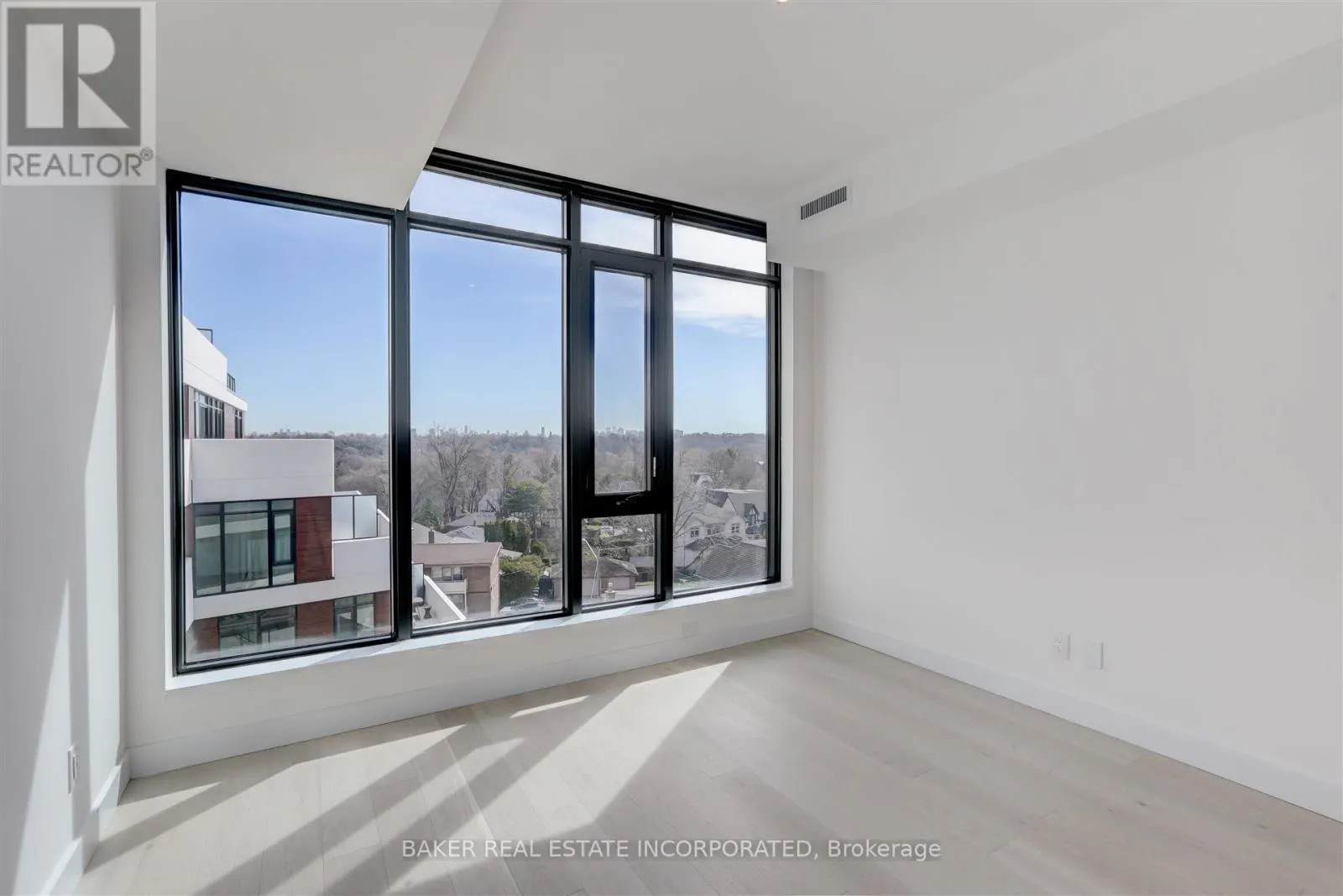 502 - 160 KINGSWAY CRESCENT
