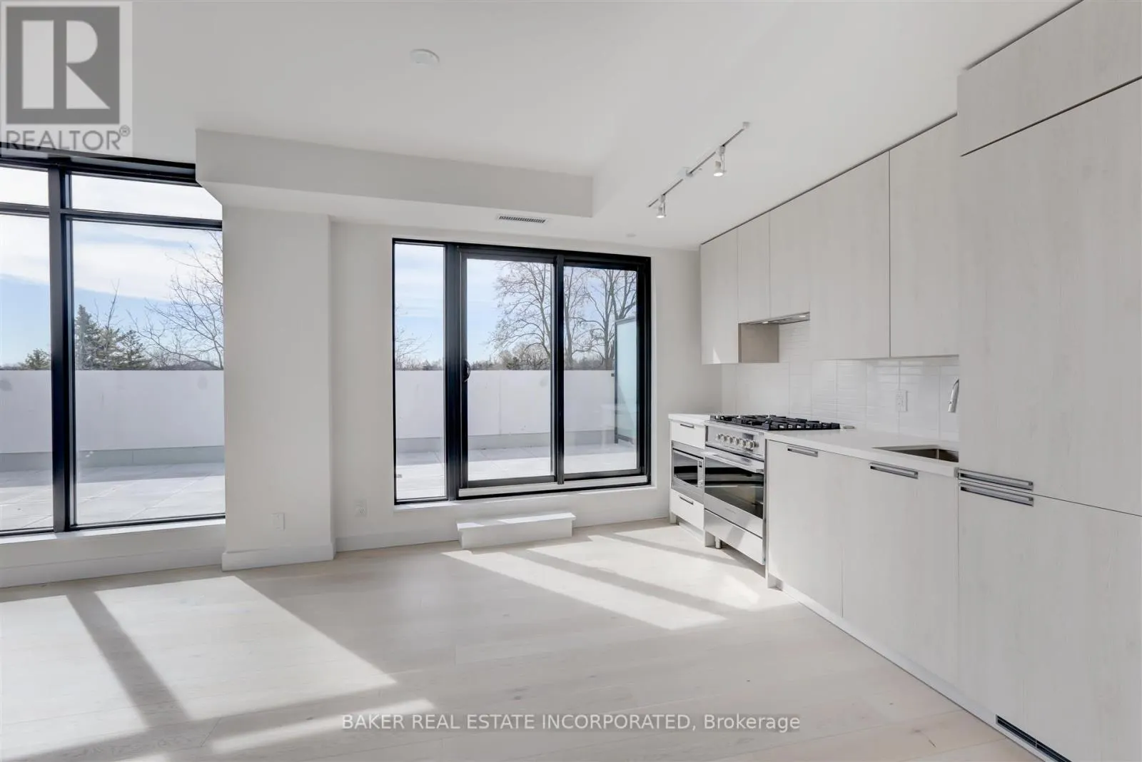 502 - 160 KINGSWAY CRESCENT