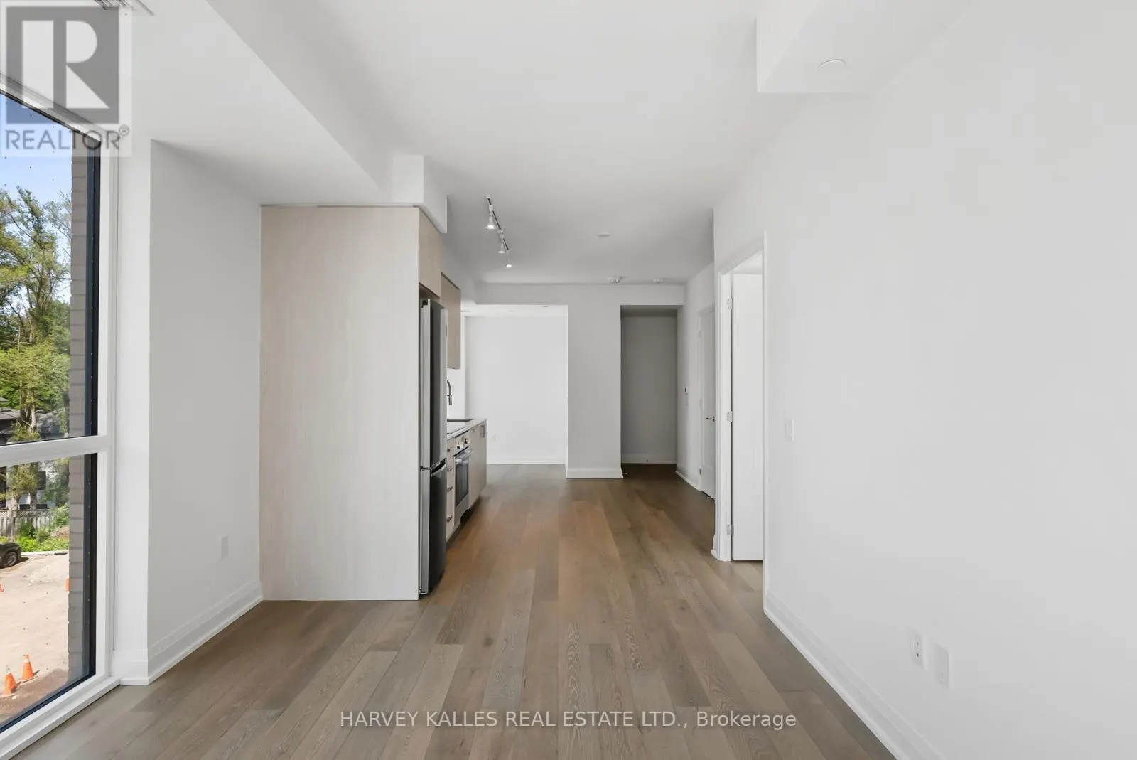 305 - 293 THE KINGSWAY