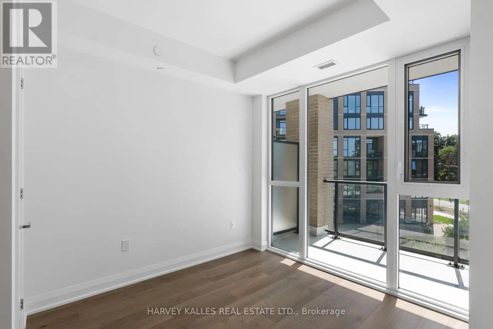 305 - 293 THE KINGSWAY