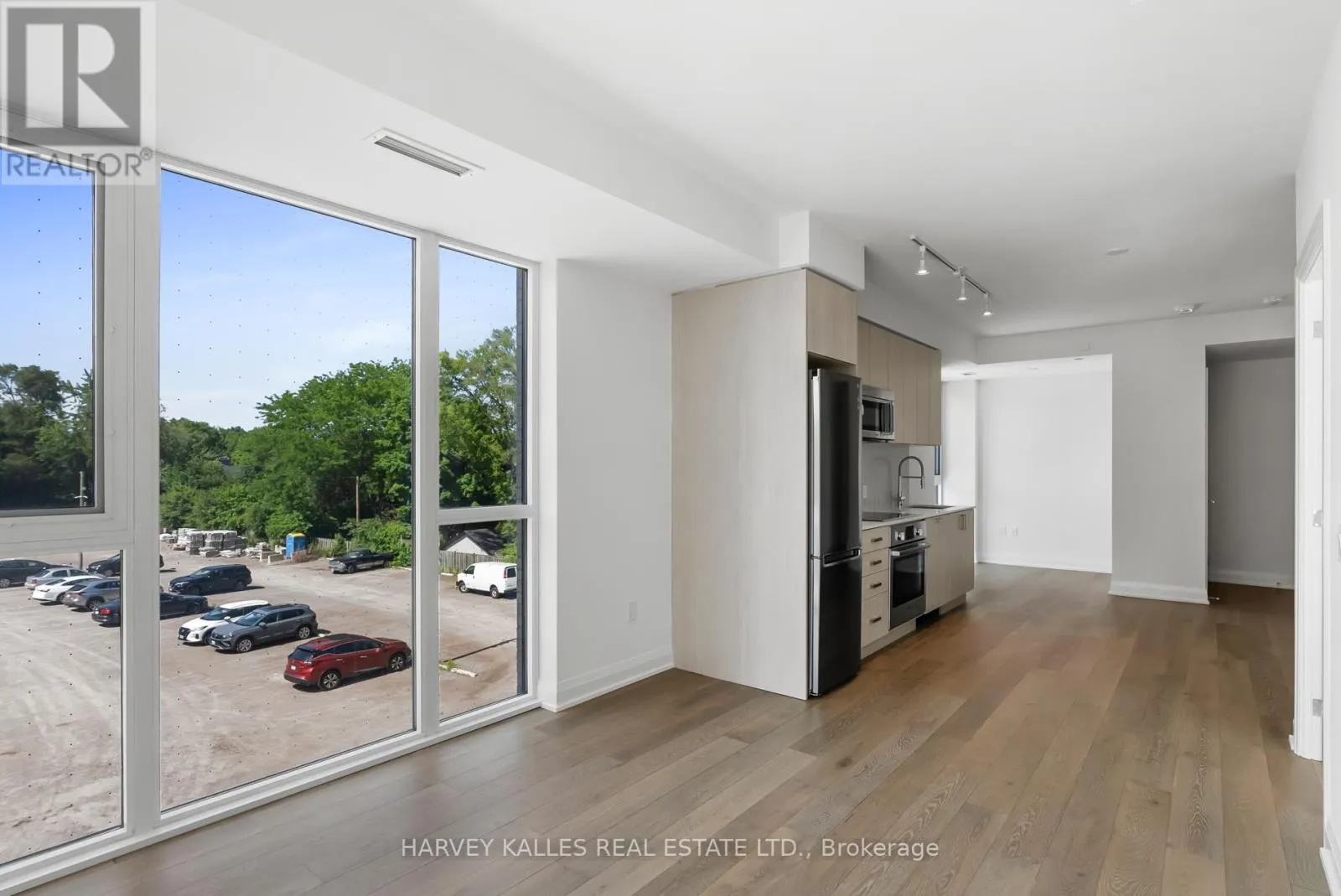 305 - 293 THE KINGSWAY