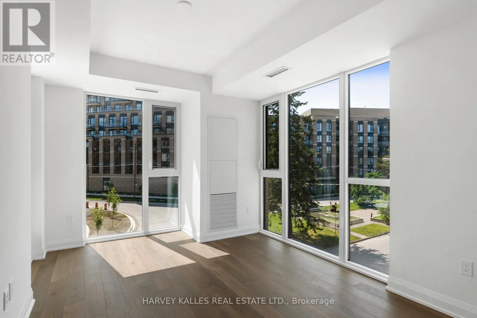 305 - 293 THE KINGSWAY