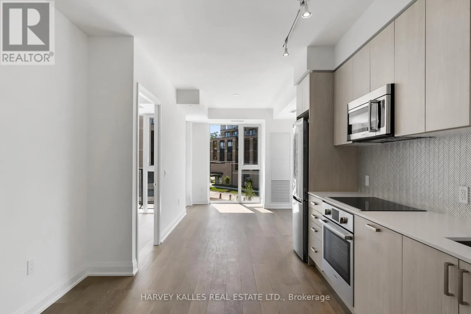 305 - 293 THE KINGSWAY