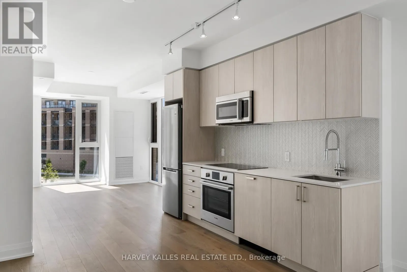 305 - 293 THE KINGSWAY