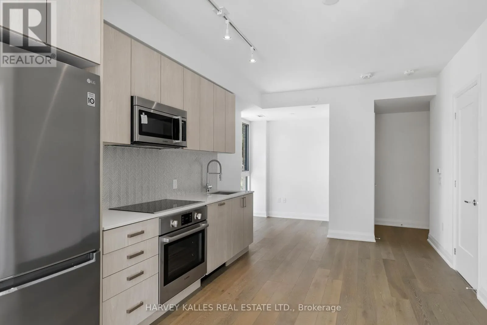 305 - 293 THE KINGSWAY