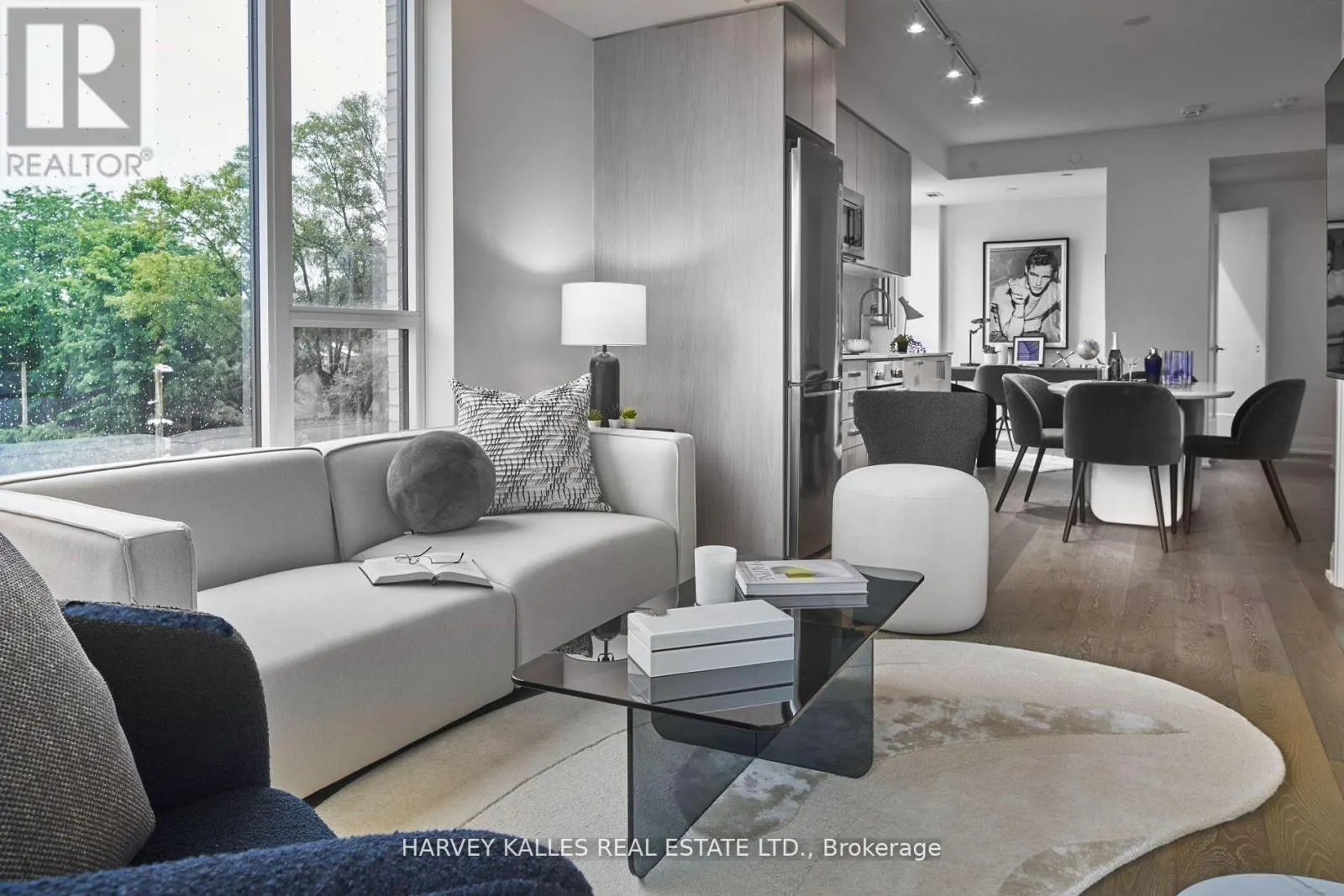 305 - 293 THE KINGSWAY