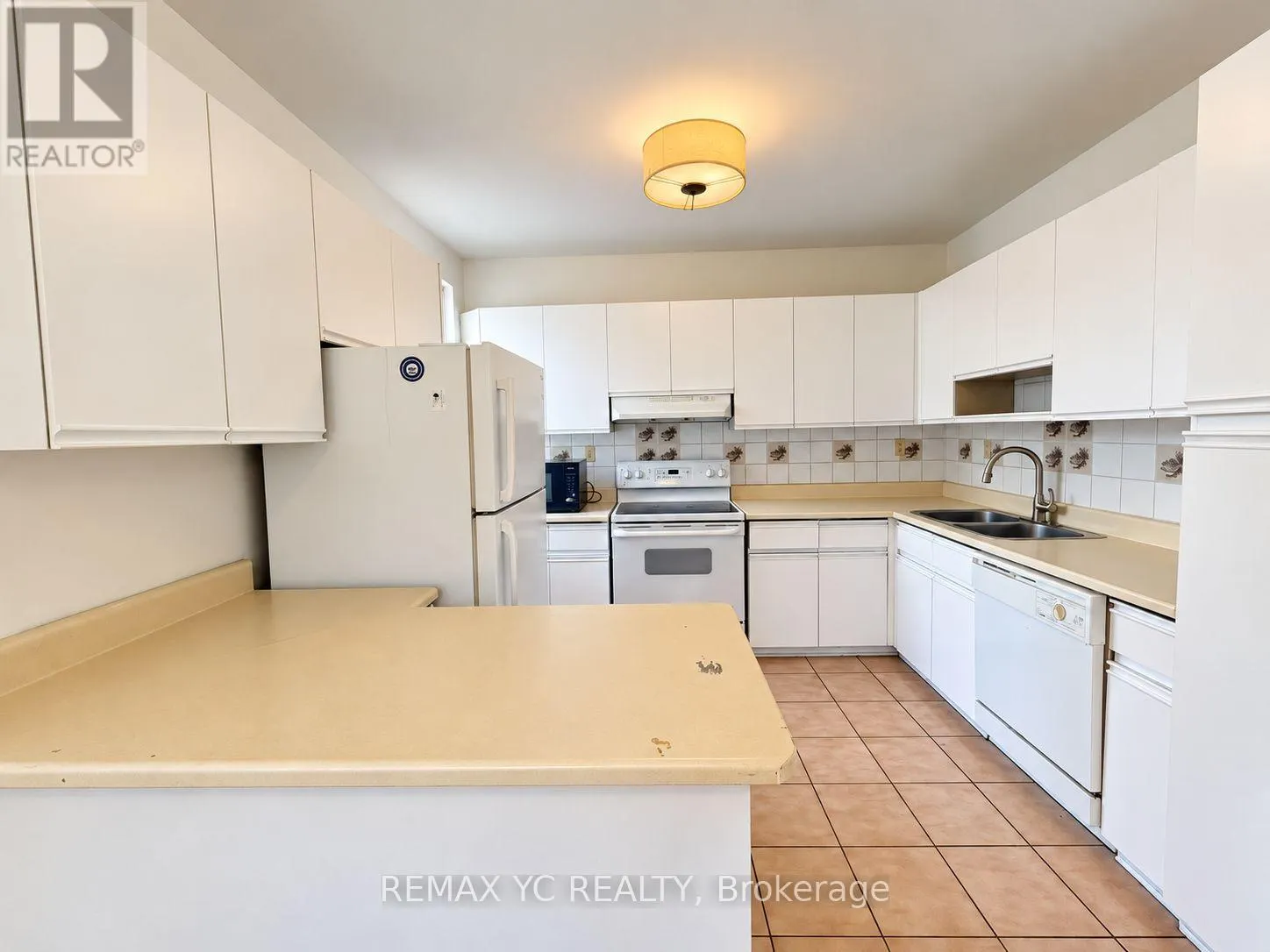 2 - 187 LOCKSLEY AVENUE