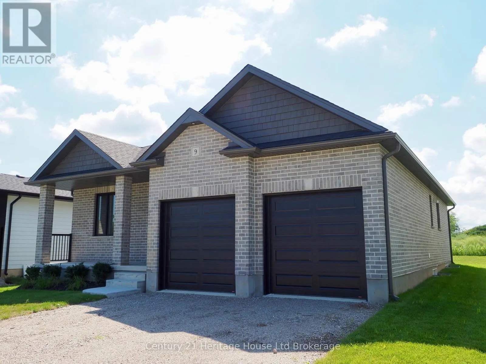 9 SYCAMORE DRIVE