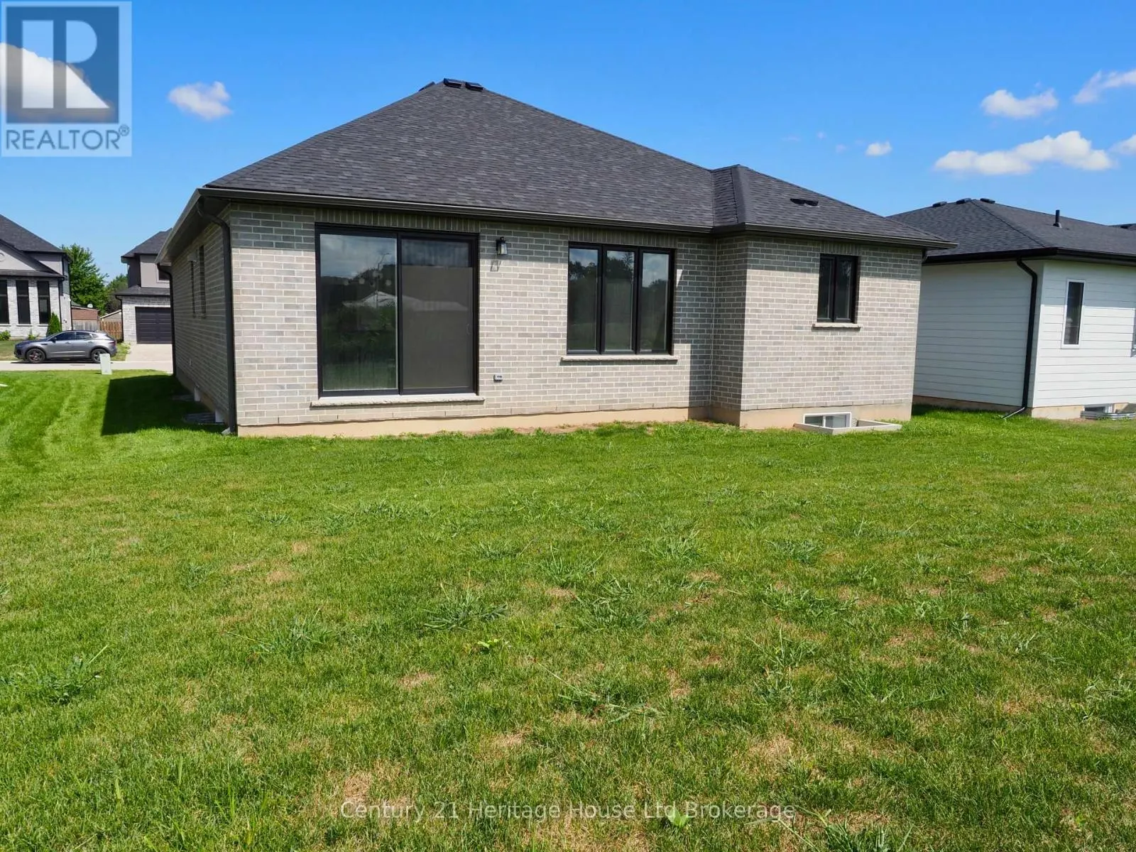 9 SYCAMORE DRIVE